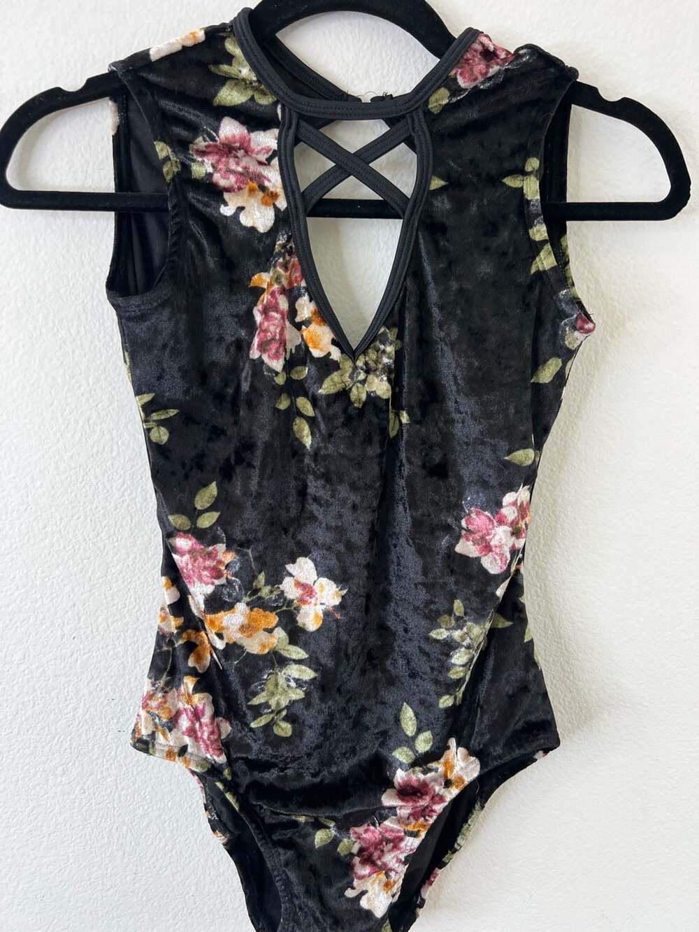 Chelsea B Adult Small Black Floral Velvet Sleeveless Leotard Bodysuit